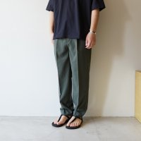 【 Size 48 のみ 】 STILL BY HAND - PRESSED RELAX PANTS Olive