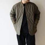 【size S のみ】EEL Products - QUILT WARMER FOR Olive