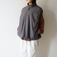 STILL BY HAND - PADDED PULLOVER VEST Charcoal Brown