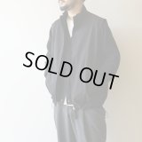 STILL BY HAND - Stand collar vest / Black