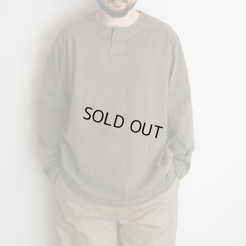 model 175cm 75kg / size XXL 着用