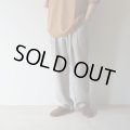 [size44のみ] STILL BY HAND - 2tuck linen pants / Greige