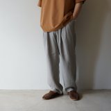 [size44のみ] STILL BY HAND - 2tuck linen pants / Greige