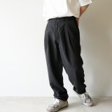 [size44のみ] STILL BY HAND - 2tuck Linen pants / Black