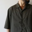 STILL BY HAND - Nylon open collar shirt [SH02252] / Dark Olive