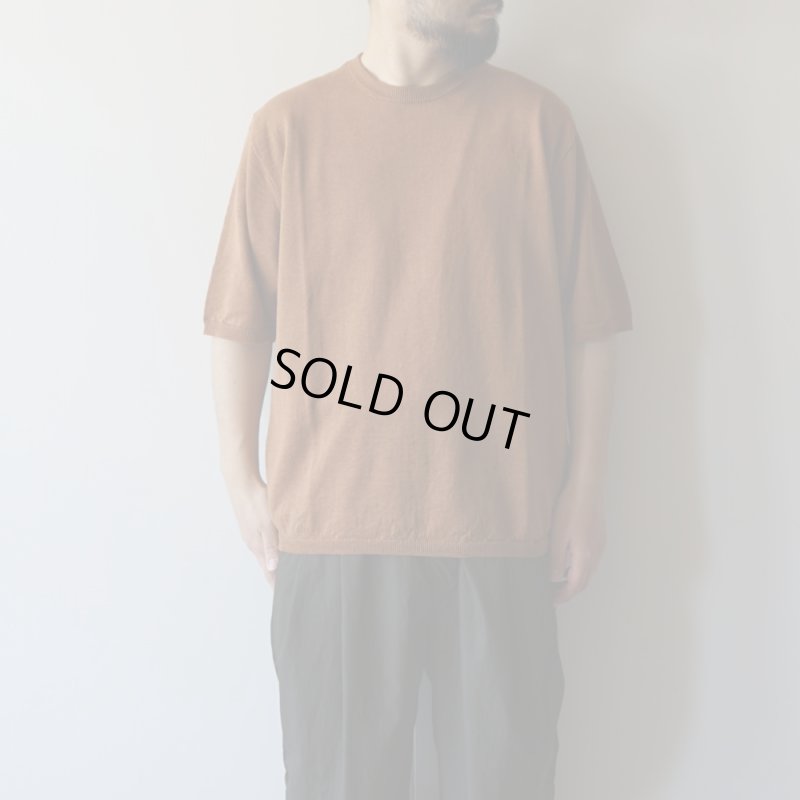 STILL BY HAND - Knitted t-shirt [KN01252] / Brick