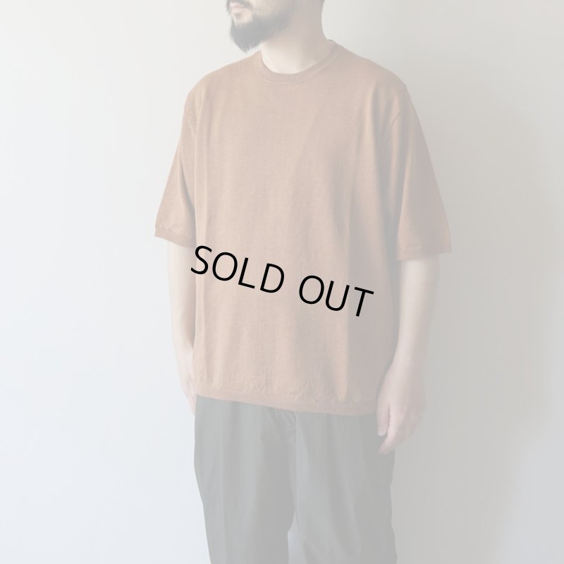STILL BY HAND - Knitted t-shirt [KN01252] / Brick