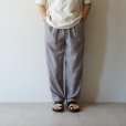 STILL BY HAND - Draped training pants [PT03252] / Greige