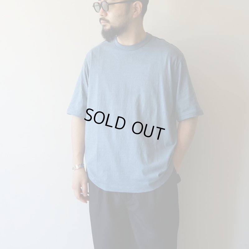 STILL BY HAND - Nepped crewneck t-shirt [CS07252] / Smoke blue