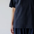 【women's】 STILL BY HAND WM - Dry touch Crewneck T-shirt [CS01252WM] / Black Navy