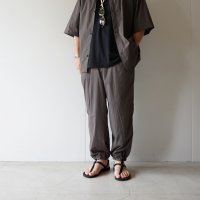 STILL BY HAND - Nylon easy wide pants / Charcoal Brown