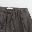 STILL BY HAND - Nylon easy wide pants [PT01252] / Charcoal Brown