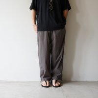 STILL BY HAND - Nylon easy wide pants / Charcoal Brown
