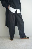 STILL BY HAND WM - Deep tuck wide denim pants / Navy