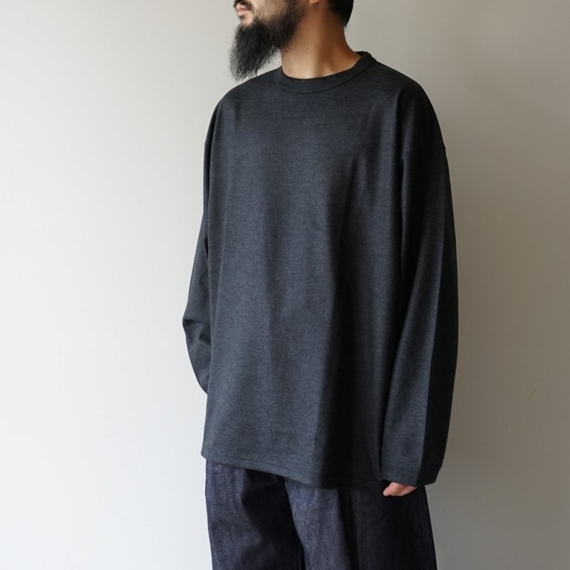 model 175cm 75kg / size L 着用