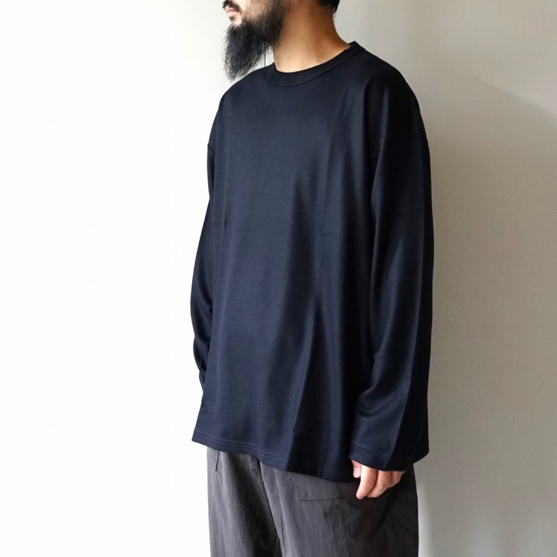 model 175cm 75kg / size L 着用