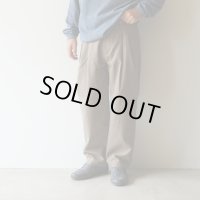 STILL BY HAND - Deep tuck pressed pants / Olive