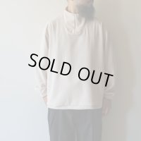 STILL BY HAND - High neck zip up jumper / Light beige