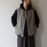 STILL BY HAND - Crewneck boa vest / Sage