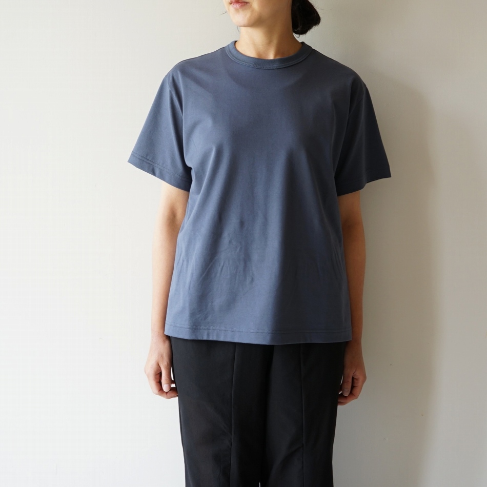 【women's】 STILL BY HAND WM - Crewneck T-shirt / Slate Blue