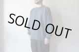 画像: ●30%OFF●(size50のみ)STILL BY HAND - ALPACA CREW KNIT Slate Blue