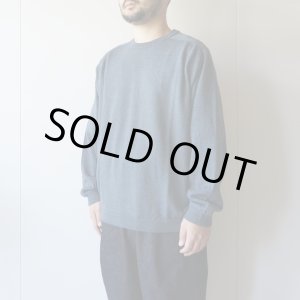 画像: ●30%OFF●(size50のみ)STILL BY HAND - ALPACA CREW KNIT Slate Blue