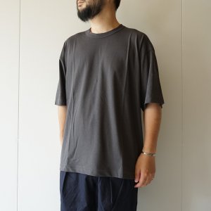 画像: 【 Size 46 のみ 】 STILL BY HAND - 強撚天竺Tシャツ Charcoal