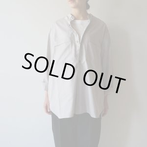 画像: STILL BY HAND - NARROW COLLAR PULLOVER SHIRT Beige Check