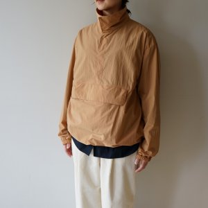 画像: 【size 46 のみ】STILL BY HAND - NYLON PULLOVER JACKET Pale Orange