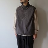 画像: STILL BY HAND - PADDED PULLOVER VEST Charcoal Brown