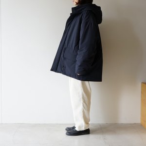 画像: [UNISEX] STILL BY HAND - HOODED PUFFY BLOUSON Navy