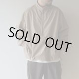 画像: [size48のみ] STILL BY HAND - STAND COLLAR ANORAK Beige