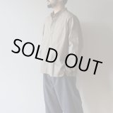 画像: [size46のみ] STILL BY HAND - Garment dye over shirt / Khaki Beige