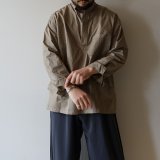 画像: STILL BY HAND - Garment dye over shirt / Khaki Beige