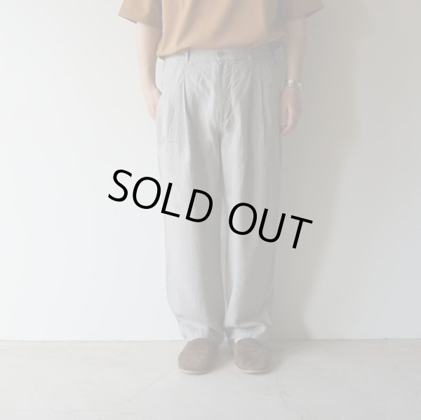 Still By Hand オフホワイト　パンツ STILL BY HAND - 2tuck linen pants [PT07252] / Greige