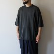 STILL BY HAND - Knitted t-shirt [KN01252] / Green charcoal