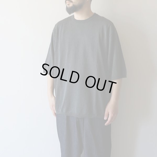 STILL BY HAND - Knitted t-shirt [KN01252] / Green charcoal