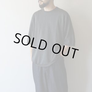 画像: STILL BY HAND - Knitted t-shirt / Green Charcoal