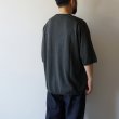 STILL BY HAND - Knitted t-shirt [KN01252] / Green charcoal