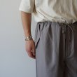 STILL BY HAND - Draped training pants [PT03252] / Greige