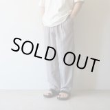 画像: ●20%OFF●[size48のみ] STILL BY HAND - Draped training pants / Greige