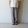 STILL BY HAND - Draped training pants [PT03252] / Greige