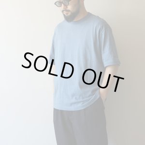 画像: ●30%OFF●STILL BY HAND - Nepped crewneck t-shirt / Smoke blue