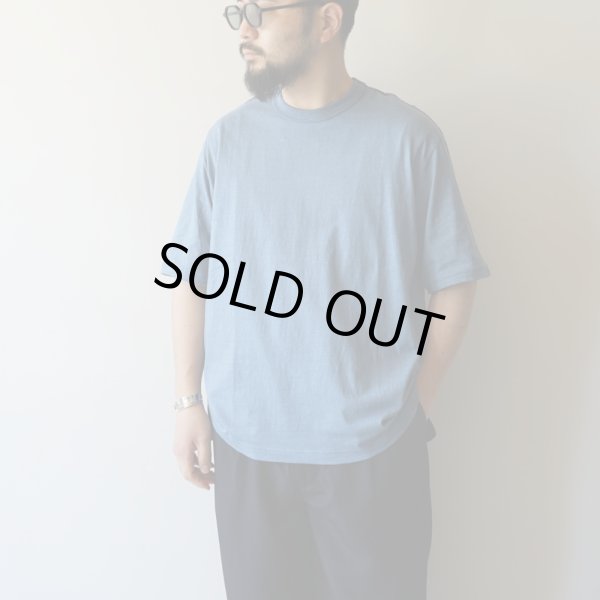 STILL BY HAND - Nepped crewneck t-shirt [CS07252] / Smoke blue