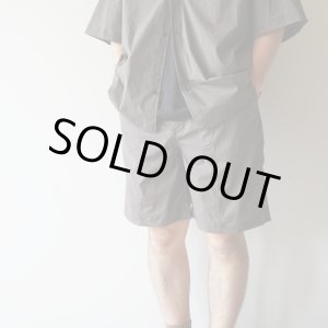 画像: STILL BY HAND - Nylon easy shorts [PT02252] / Charcoal Brown
