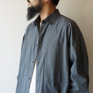 画像: STILL BY HAND - Garment dye over shirt / Blue Grey