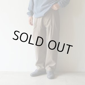 画像: STILL BY HAND - Deep tuck pressed pants / Olive