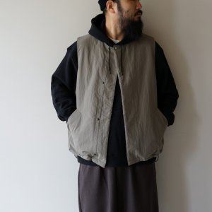 画像: STILL BY HAND - Crewneck boa vest / Sage