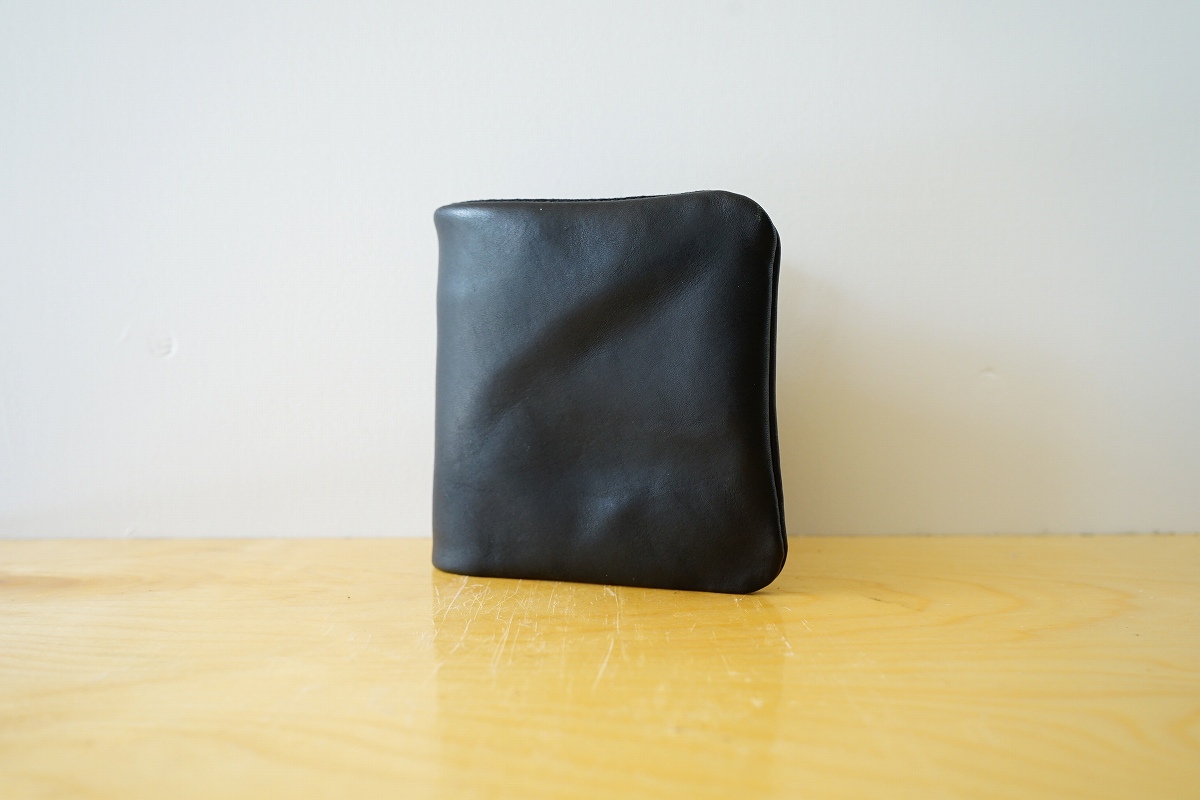 画像2: Tochca - 内縫い折財布 エメ Black (2)