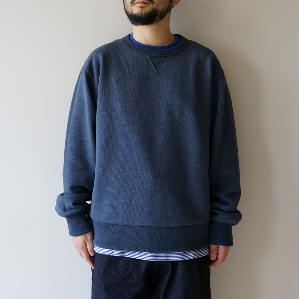 model 175cm 75kg / size XXL 着用